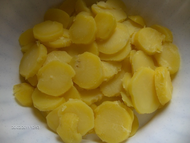 Zemiakovo-cibuľový šalátik (fotorecept) - obrázok 1