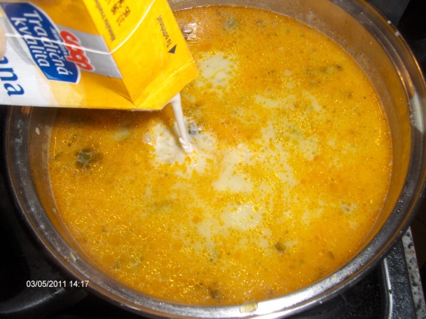 Brokolicovo-smotanová polievka  - obrázok 3