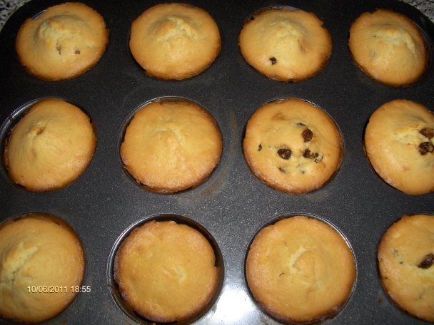 Muffiny s čokoládou a hrozienkami (fotorecept) - obrázok 9