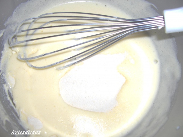 Pudingovo-piškótový zákusok (fotorecept) - obrázok 3