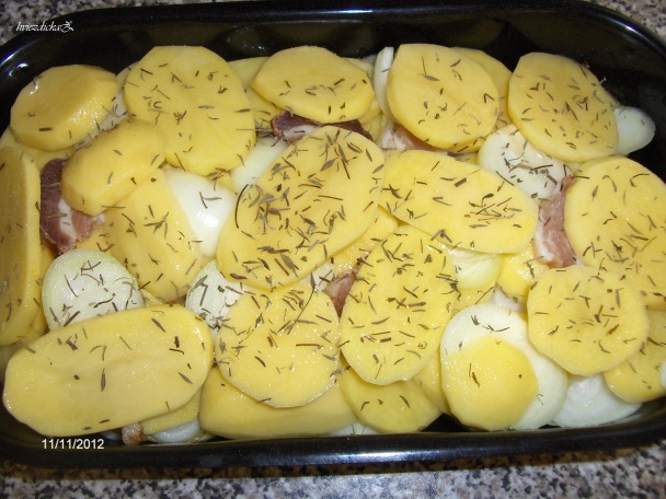 Prekladané zemiaky s pečenou krkovičkou (fotorecept) - obrázok 3