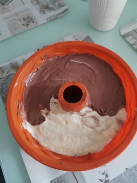 Vláčna tvarohovo-kakaová bábovka  - obrázok 7