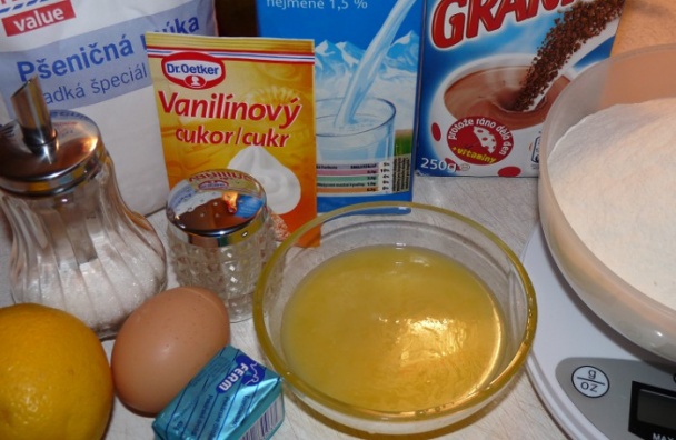 Dvojfarebná vianočka z domácej pekárne (fotorecept) - obrázok 1