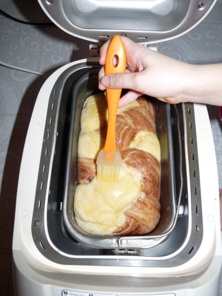 Dvojfarebná vianočka z domácej pekárne (fotorecept) - obrázok 10