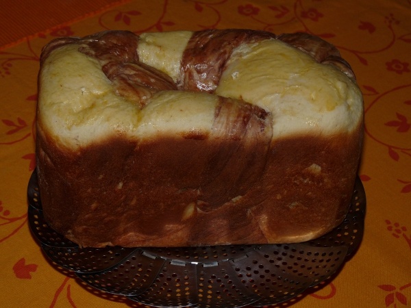 Dvojfarebná vianočka z domácej pekárne (fotorecept) - obrázok 12