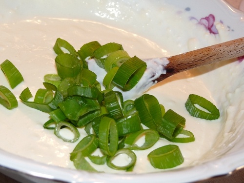 Cesnakový koláč s bryndzovou plnkou (fotorecept) - obrázok 3