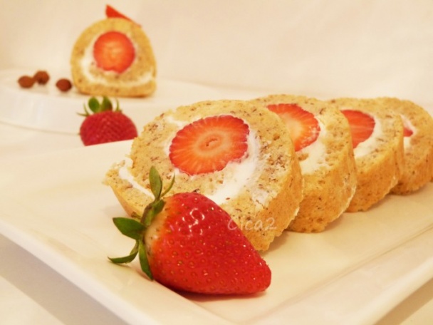 Jahodová roláda s lieskovcami (fotorecept) - obrázok 14