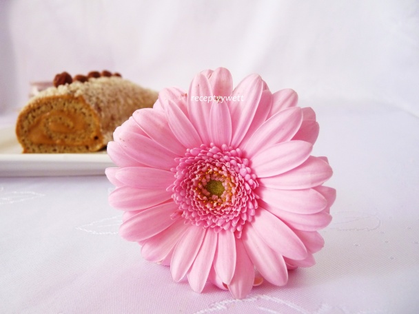 Orechovo-karamelová roláda (fotorecept) - obrázok 13