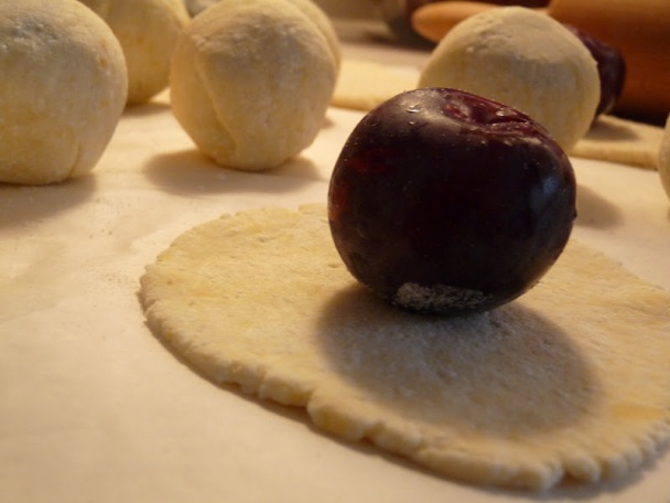 Slivkové guľky z tvarohového cesta (fotorecept) - obrázok 3