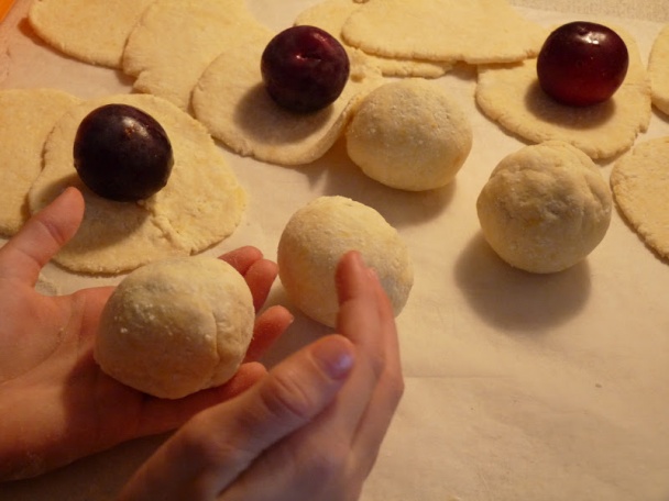 Slivkové guľky z tvarohového cesta (fotorecept) - obrázok 4