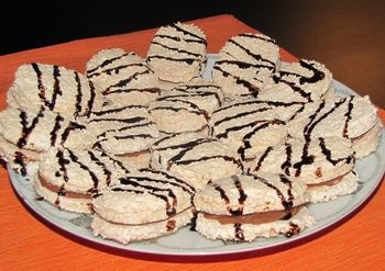 Laskonky s kakaovo-karamelovou plnkou (fotorecept) - obrázok 12