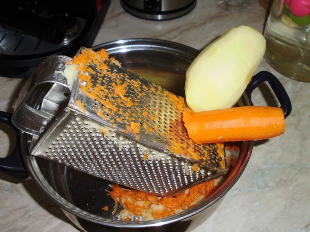 Mrkvovo zemiakové placky - obrázok 1