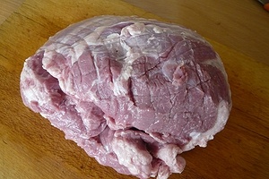 Jahňacie stehno na rozmaríne s pesto zemiakmi a dusenou zeleninou (fotorecept) - obrázok 3