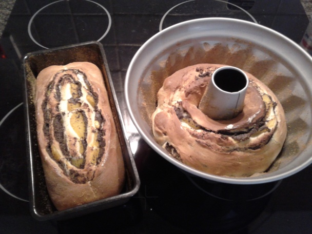 Maková roláda s marhuľami - obrázok 3