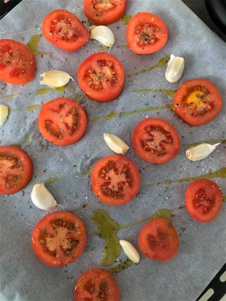 Krémová polievka z čerstvých paradajok s bylinkami - obrázok 1