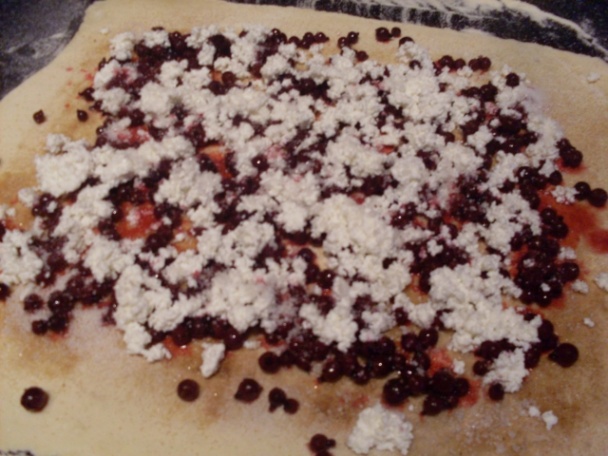 Tvarohová štrúdľa s čiernymi ríbezľami  - obrázok 1