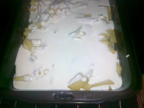 Zapekané zemiaky so syrovou omáčkou (fotorecept) - obrázok 6