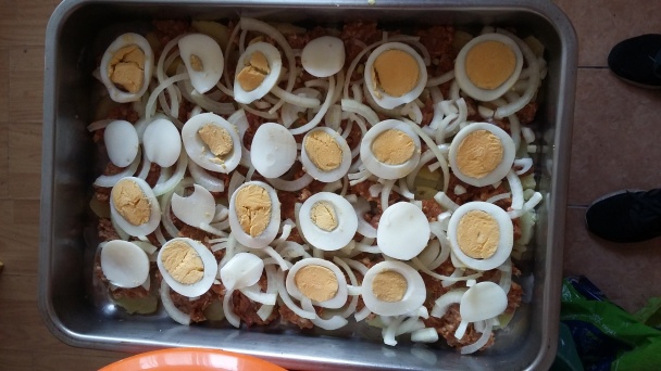 Zapekané vrstvené zemiaky s mletým mäsom (fotorecept) - obrázok 1