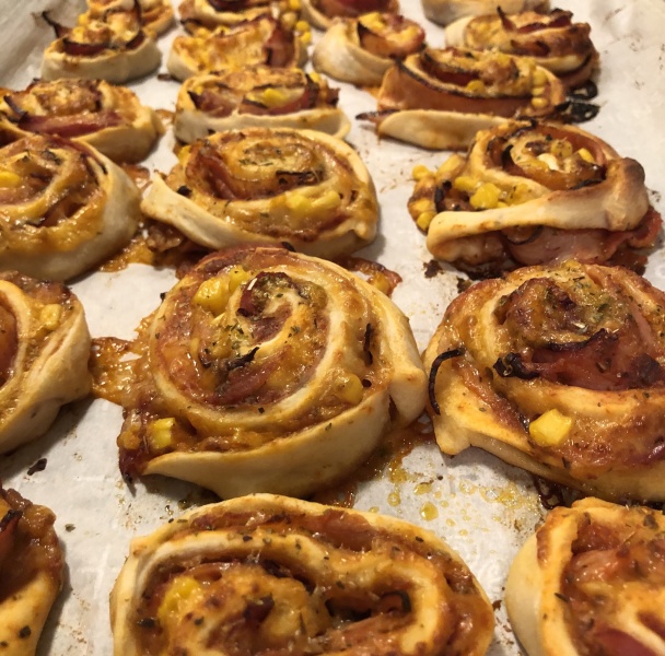 Pizza slimáky z langošového cesta - obrázok 4