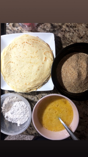 Vyprážané palacinky plnené šunkou a syrom (fotorecept) - obrázok 1