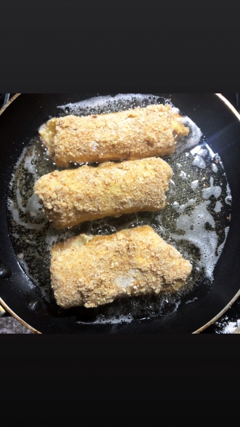 Vyprážané palacinky plnené šunkou a syrom (fotorecept) - obrázok 3