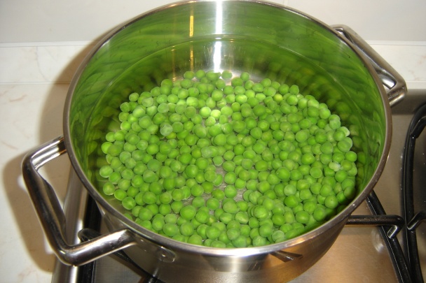 Zelené halušky s hádankou a prípadne rýchlo-šikovná polievka z nich (fotorecept) - obrázok 1