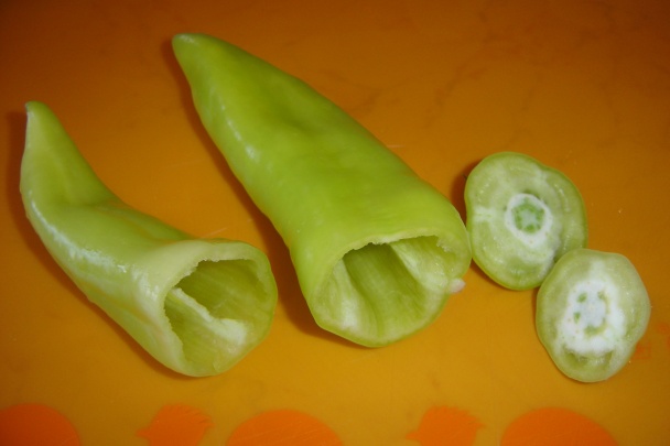 Mäsové gule a plnená paprika v paradajkovej omáčke (fotorecept) - obrázok 1