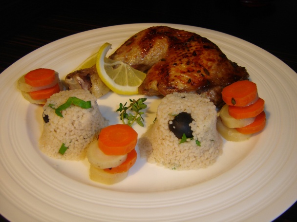 Kuracie stehná s medovou kôrkou, citrónový kuskus a vývar so srdiečkovými rezancami (fotorecept) - obrázok 12