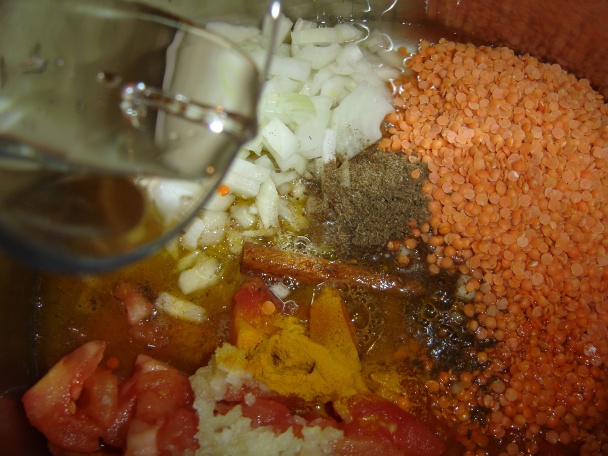 Jemná polievka z červenej šošovice s kokosovým mliekom - obrázok 2