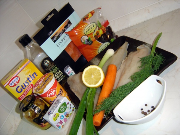 Treska plnená údeným lososom na smotanovej omáčke s medovou dijonskou horčicou a hrozienkami - obrázok 1