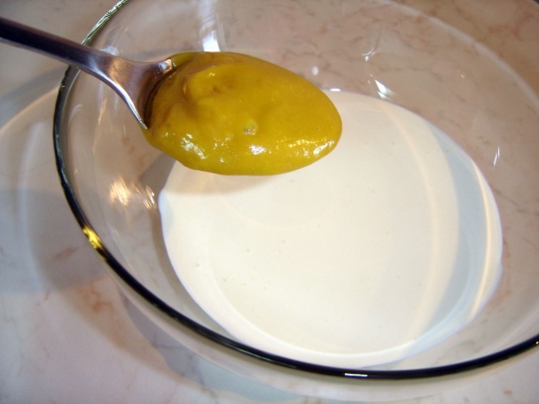 Treska plnená údeným lososom na smotanovej omáčke s medovou dijonskou horčicou a hrozienkami - obrázok 8