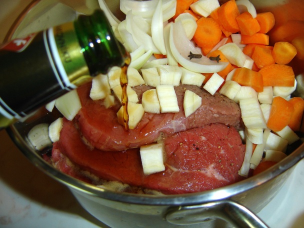 Hovädzie na čiernom pive (fotorecept) - obrázok 6