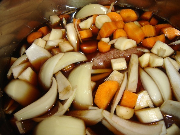 Hovädzie na čiernom pive (fotorecept) - obrázok 7
