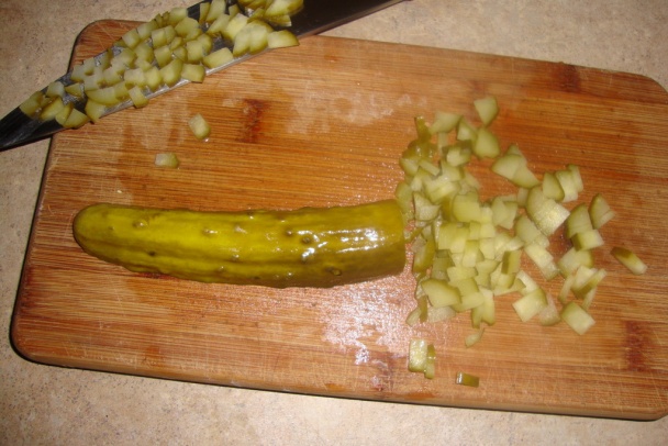 Šalát z tresky s feferónkovým a s čerstvým slaným rožkom - obrázok 6