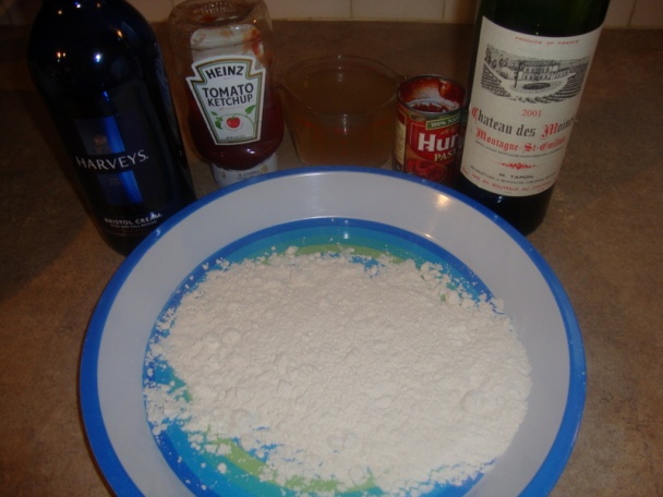 Šťavnaté mäsové placky dvoch hláv a štyroch rúk, servírované na cestovinovom hniezde (fotorecept) - obrázok 5