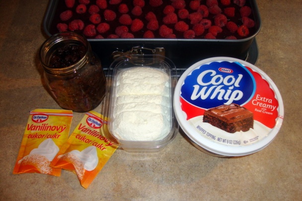 Citrónovo-pomarančové rezy s malinami a tvarohovo-šľahačkovým krémom - obrázok 12