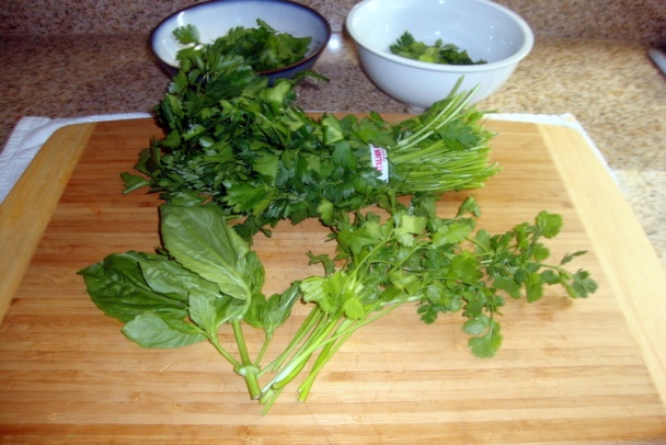 Piškótová slaná roláda s modrým syrom a čerstvými bylinkami (fotorecept) - obrázok 1