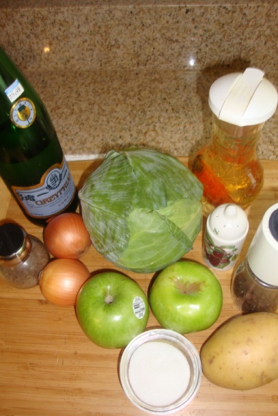 Dusená sladká kapusta s karamelom a zelenými jablkami (fotorecept) - obrázok 1