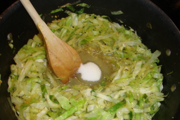 Dusená sladká kapusta s karamelom a zelenými jablkami (fotorecept) - obrázok 4