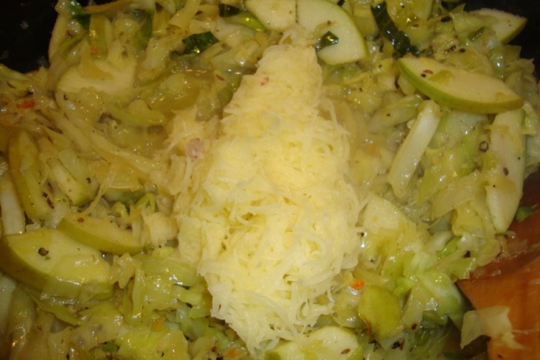 Dusená sladká kapusta s karamelom a zelenými jablkami (fotorecept) - obrázok 6