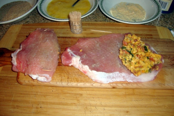 Bravčový rezeň s púchovskou čabajkou a liptovským oštiepkom v plnke (fotorecept) - obrázok 10