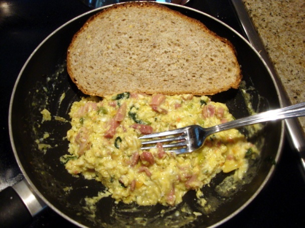 Strapatý chlebík s jadrincovo-šunkovým prekvapením (fotorecept) - obrázok 11