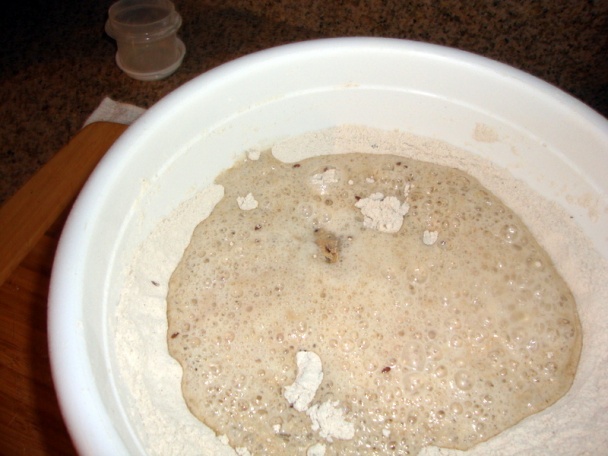 Chlieb doma pečený s odloženým kúskom cesta – čepetom (fotorecept) - obrázok 2