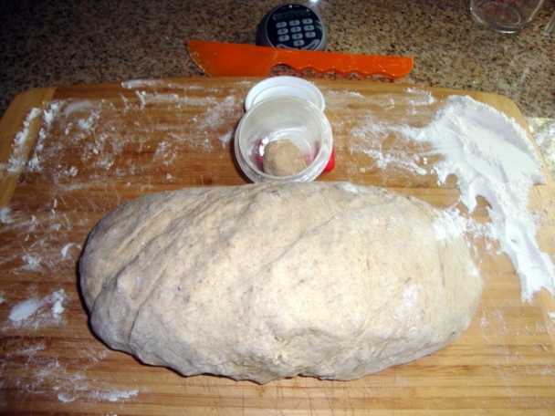 Chlieb doma pečený s odloženým kúskom cesta – čepetom (fotorecept) - obrázok 5