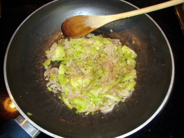 Omeleta – ako hodváb - s jadrovníkmi na šalotke (fotorecept) - obrázok 6