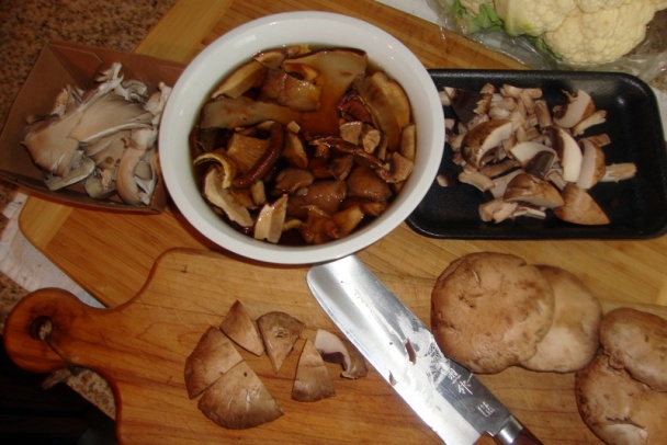 Voňavá zemiaková polievka s plejádou húb (fotorecept) - obrázok 6