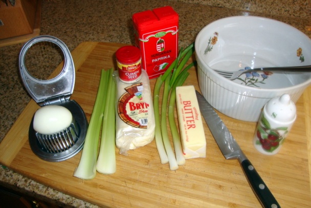 Bryndzová nátierka – Abov – Iowa - so stonkami zeleru (fotorecept) - obrázok 1