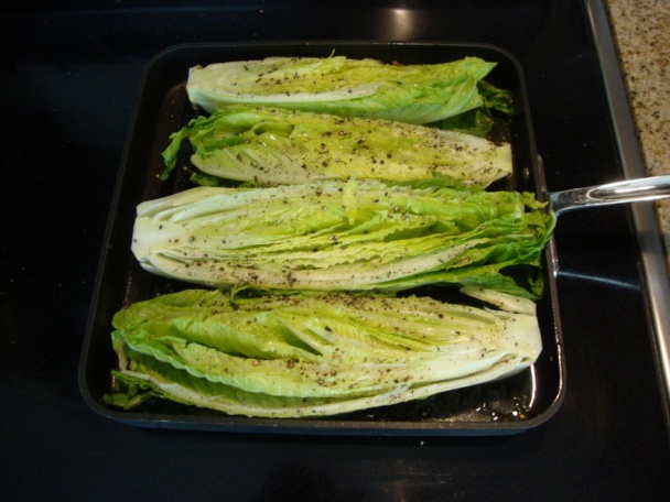 Pečený romain šalát s lososom a krevetami (fotorecept) - obrázok 1