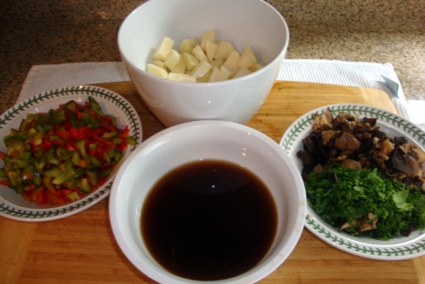 Zemiaková polievka s mäsom a hubami (fotorecept) - obrázok 3