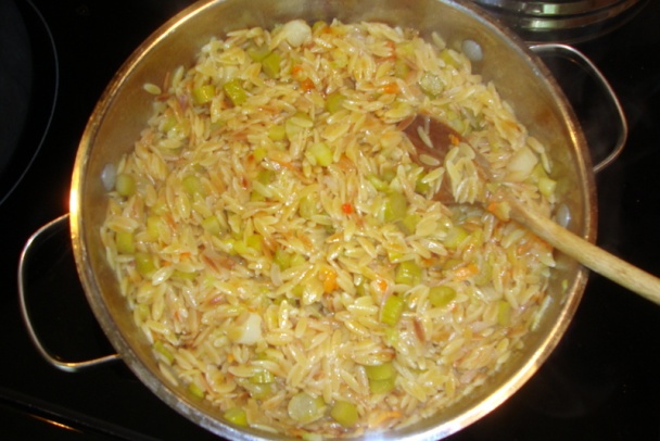 Slovenská ryža (orzo) s jadrovníkmi a špargľou (fotorecept) - obrázok 7